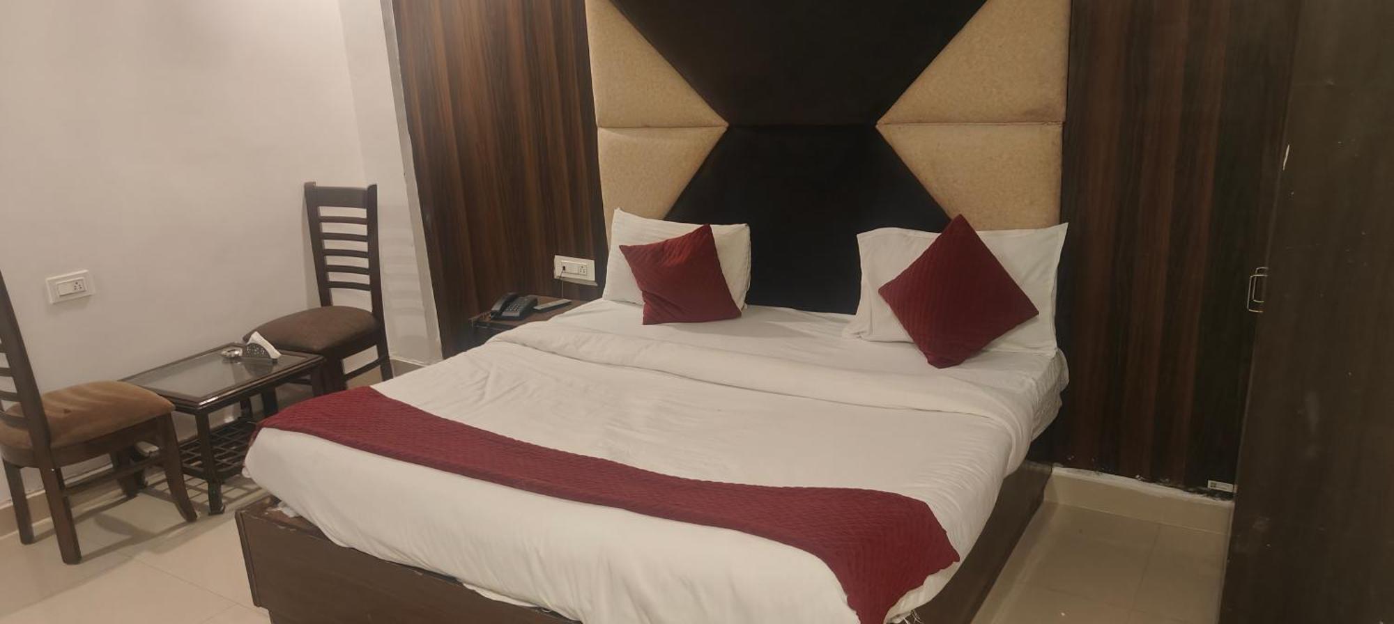 Krone Plaza Near Igi Airport Delhi Hotel 4*